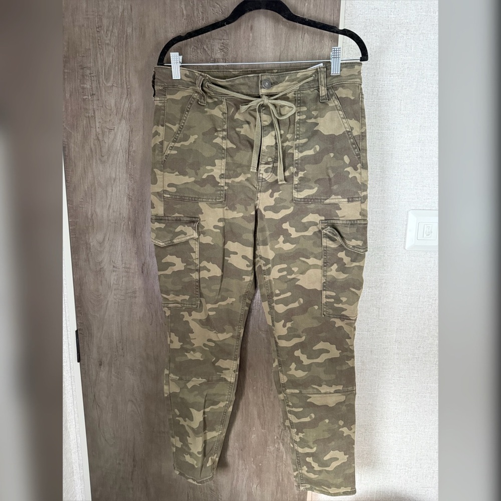 American Eagle Hi-Rise Jegging Crop Next Level Stretch